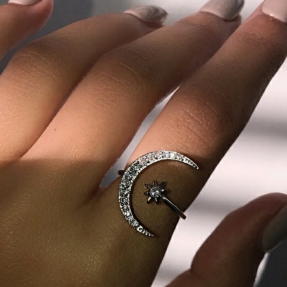 **New Silver Crescent Moon & Star Resizeable Ring - Picture 5 of 8